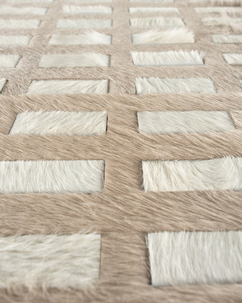 Custom / Hide Rug / 20552