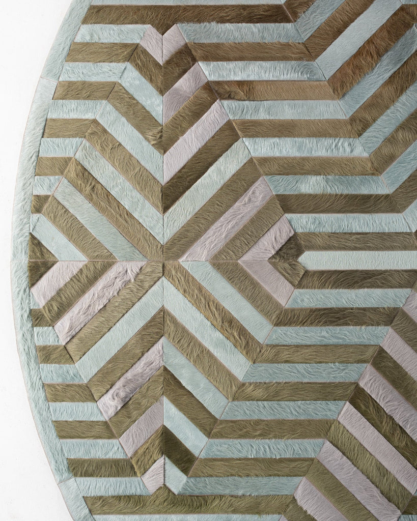 Rebel / Hide Rug / 18836