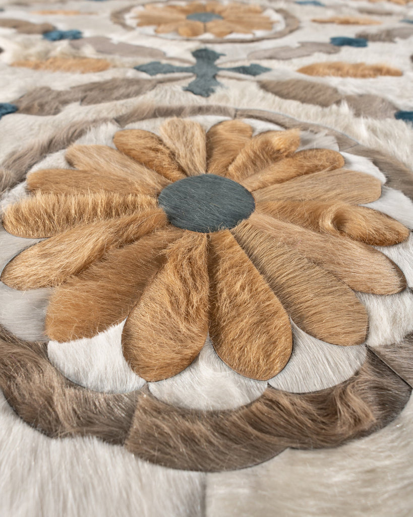 Aubusson / Hide Rug / 18329