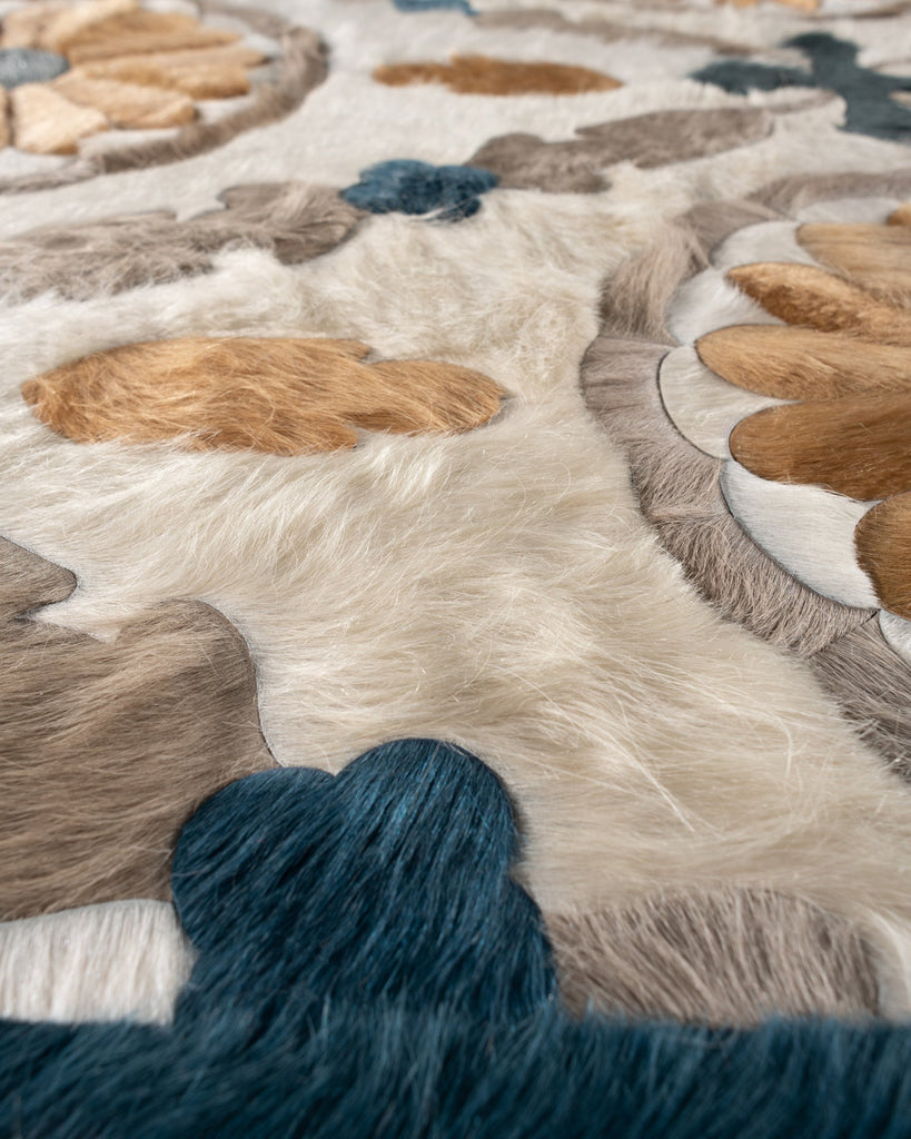 Aubusson / Hide Rug / 18329