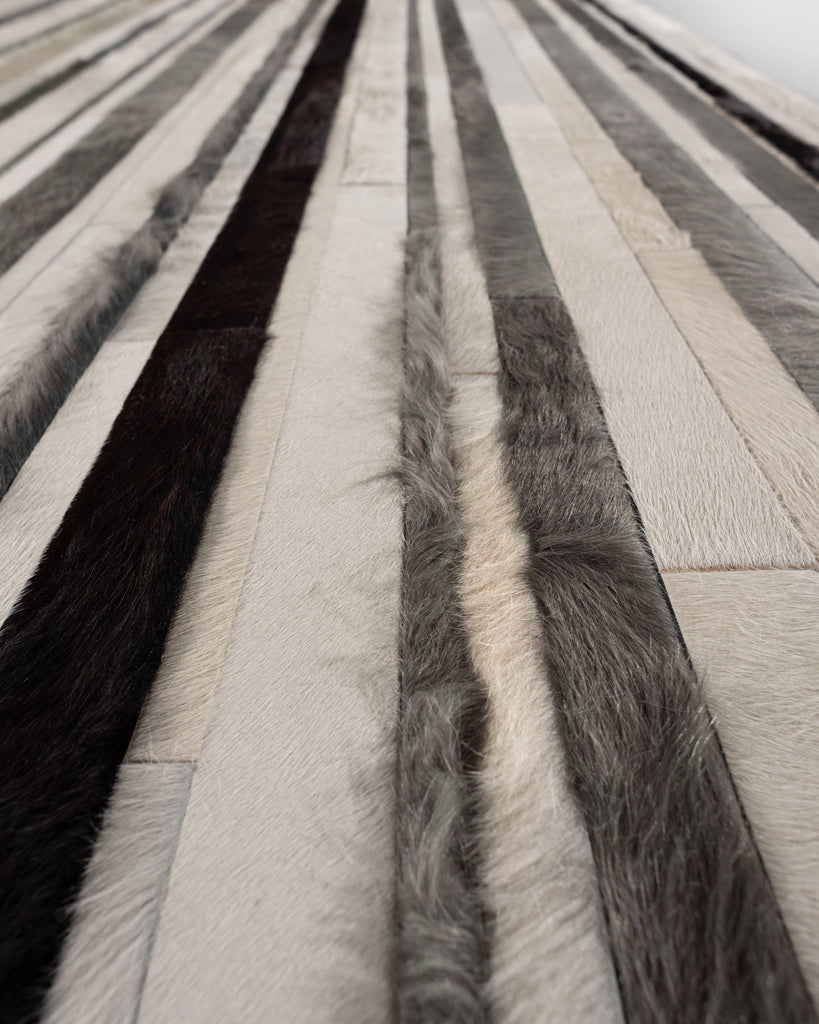 Jet Stream / Hide Rug / 18846