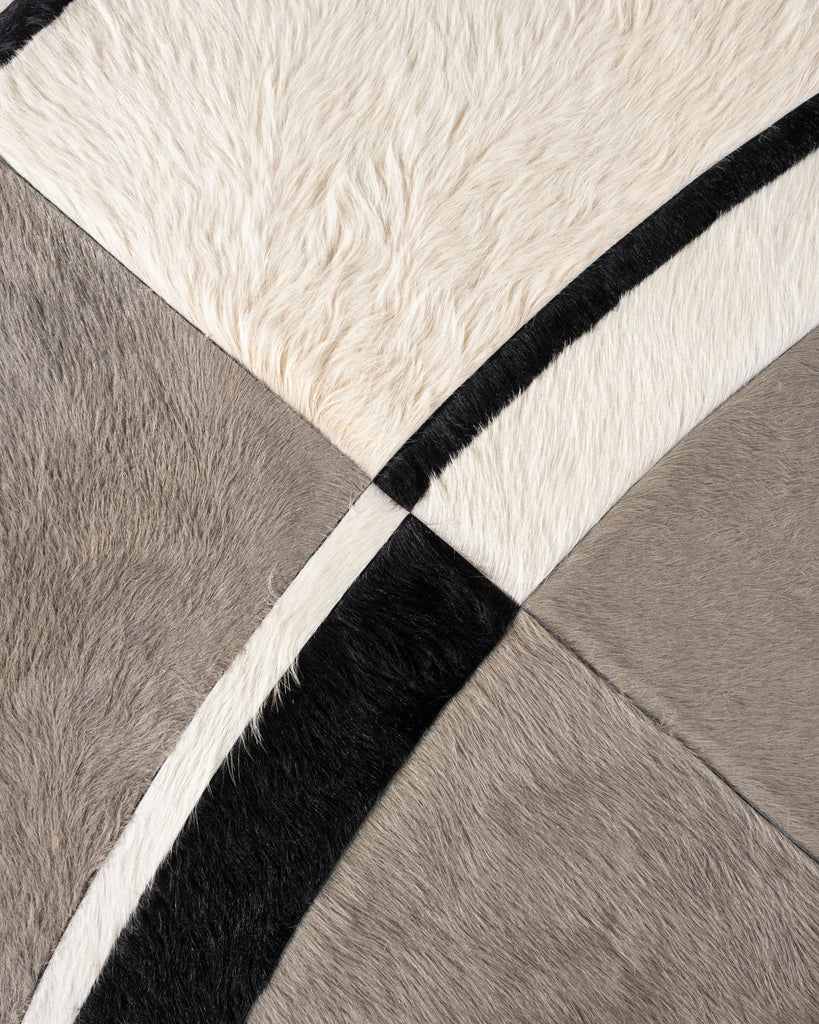 Custom / Hide Rug / 18515