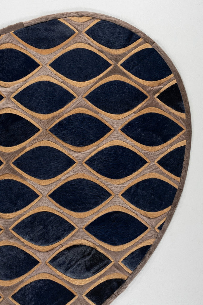 Flaunt / Hide Rug / 16377