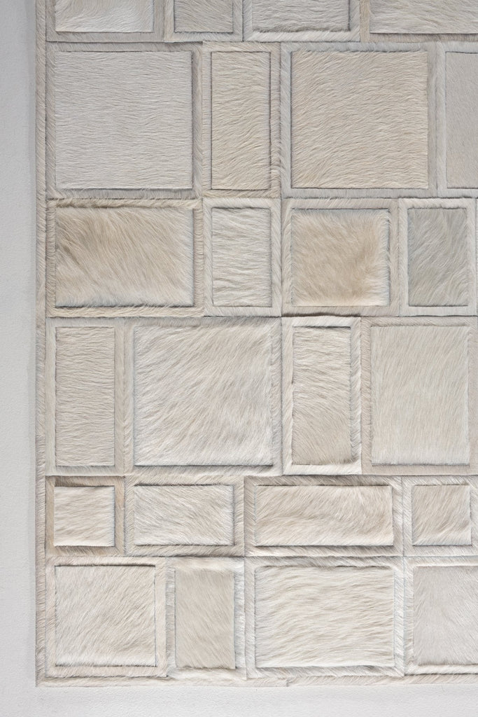 Confusion / Hide Rug / 16164