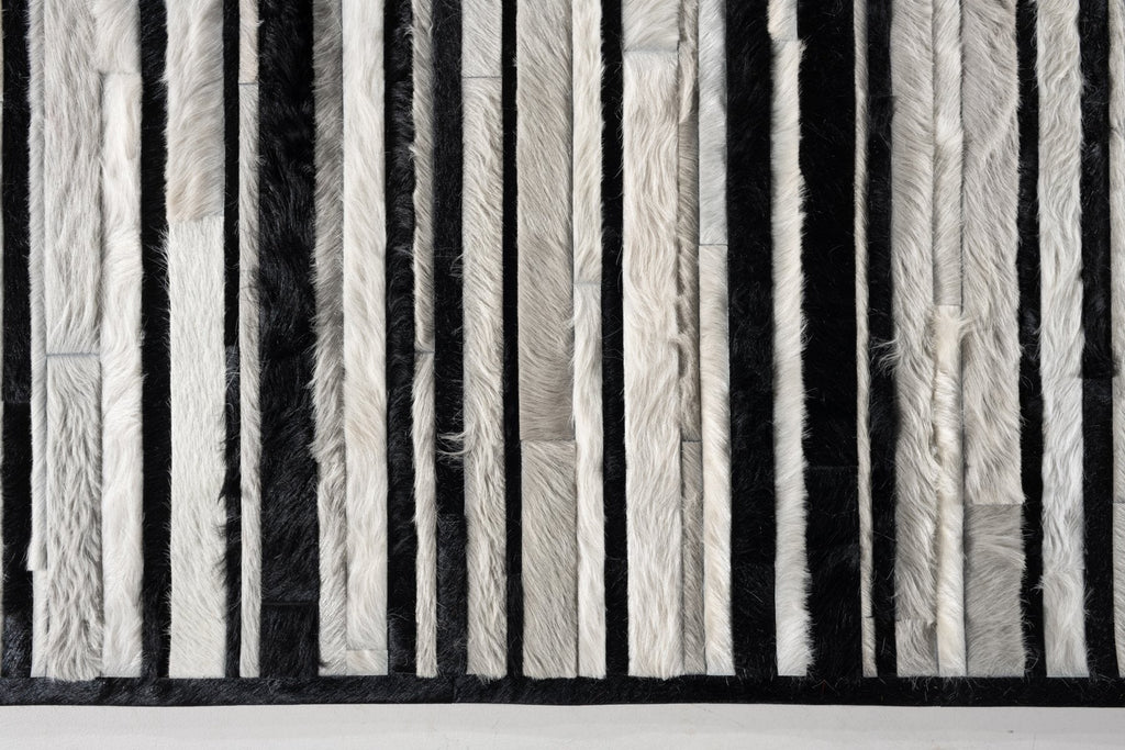 Jet Stream / Hide Rug / 15978
