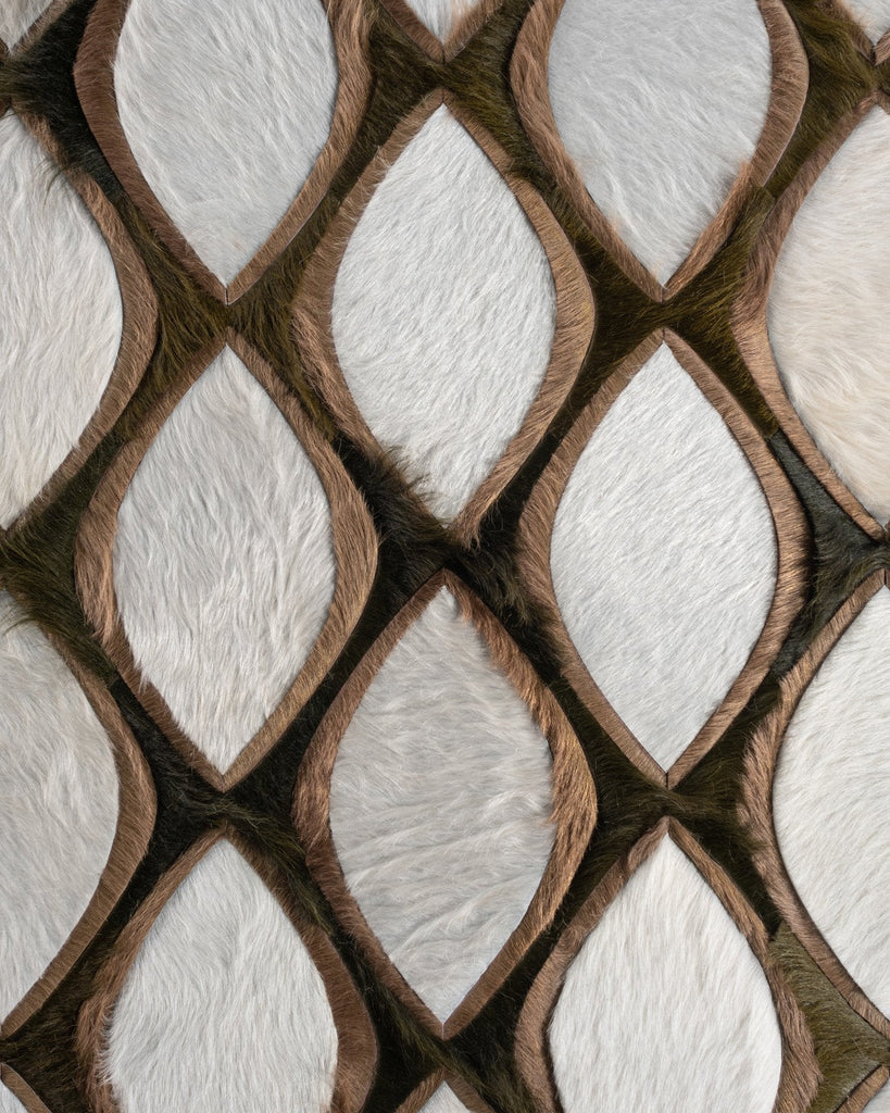 Flaunt / Hide Rug / 16917