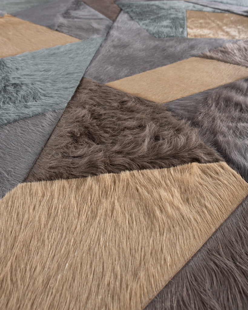 Broken / Hide Rug / 15263