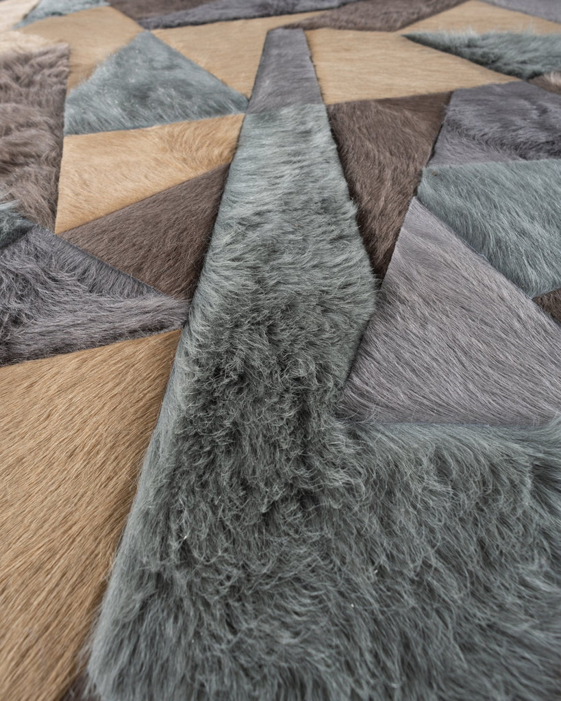 Broken / Hide Rug / 15263