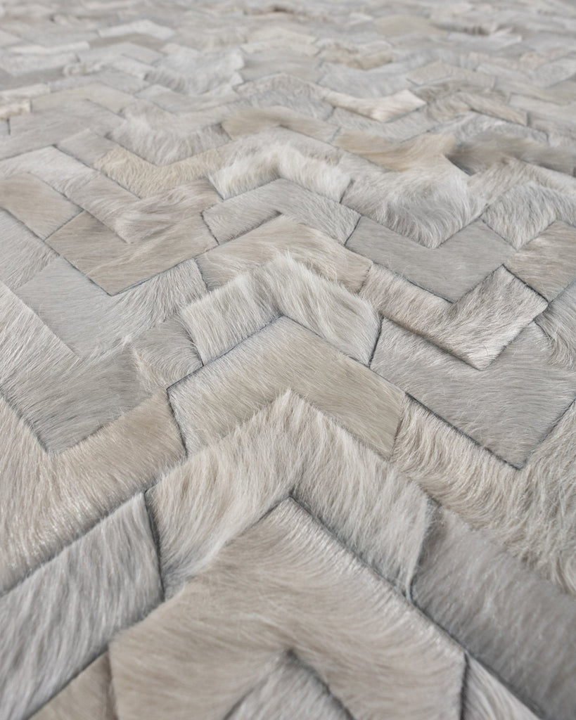 Vandal / Hide Rug / 17330
