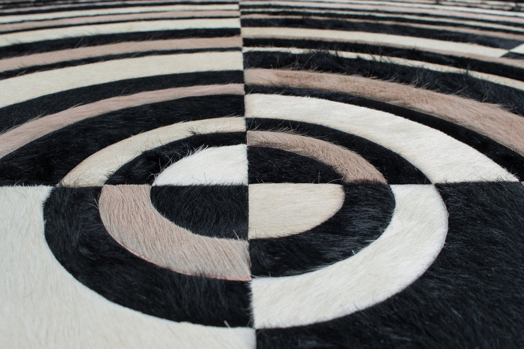 Faceta / Hide Rug / 08219